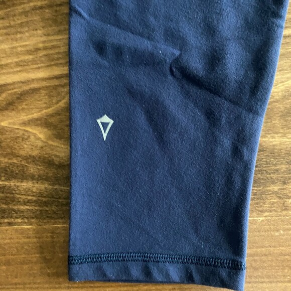 Ivivva Navy Capri Athletic Leggings Girls' 12 - Picture 10 of 11